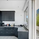 Penthouse 232qm, 12 Personen, Whirlpool, Terrasse, Parkplatz 25min Bis Duesseldorf Messe
