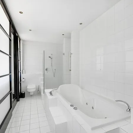 Penthouse 232qm, 12 Personen, Whirlpool, Terrasse, Parkplatz 25min Bis Düsseldorf Messe * Mönchengladbach