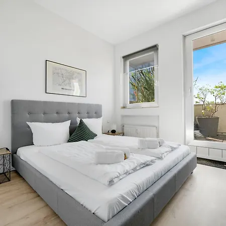 Penthouse 232qm, 12 Personen, Whirlpool, Terrasse, Parkplatz 25min Bis Düsseldorf Messe