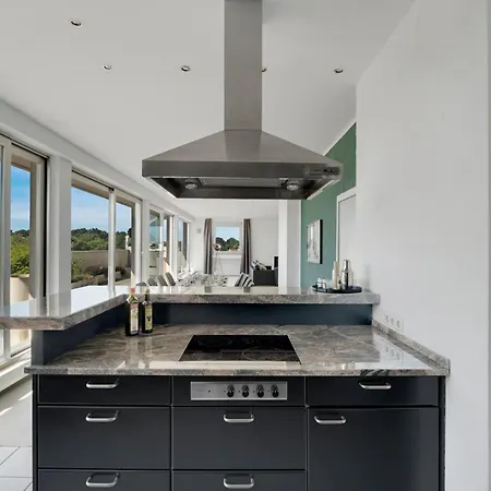 Penthouse 232qm, 12 Personen, Whirlpool, Terrasse, Parkplatz 25min Bis Düsseldorf Messe Apartment *