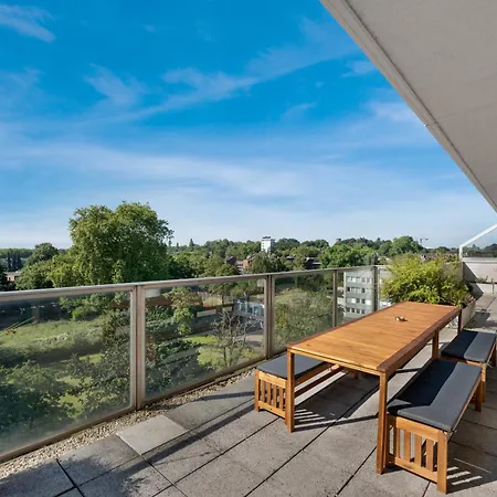 Apartment Penthouse 232qm, 12 Personen, Whirlpool, Terrasse, Parkplatz 25min Bis Düsseldorf Messe *