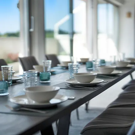 Penthouse 232qm, 12 Personen, Whirlpool, Terrasse, Parkplatz 25min Bis Duesseldorf Messe * Mönchengladbach