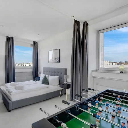 Penthouse 232qm, 12 Personen, Whirlpool, Terrasse, Parkplatz 25min Bis Düsseldorf Messe