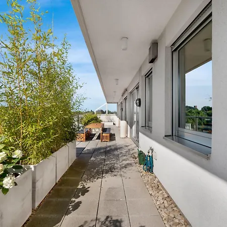 Apartment Penthouse 232qm, 12 Personen, Whirlpool, Terrasse, Parkplatz 25min Bis Düsseldorf Messe