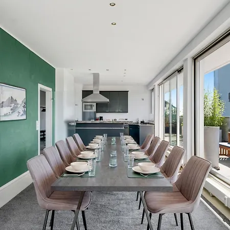 Penthouse 232qm, 12 Personen, Whirlpool, Terrasse, Parkplatz 25min Bis Duesseldorf Messe *