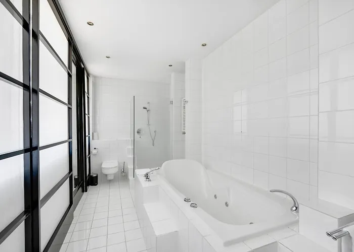 Penthouse 232qm, 12 Personen, Whirlpool, Terrasse, Parkplatz 25min Bis Duesseldorf Messe * Mönchengladbach