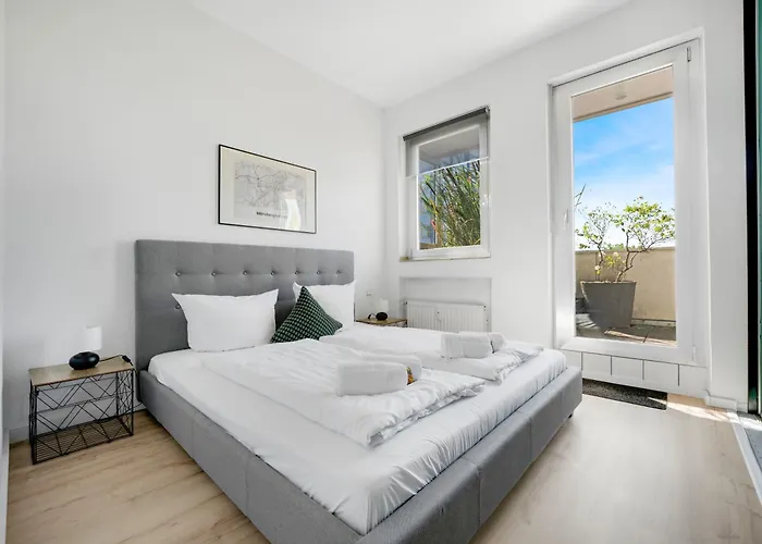 Penthouse 232qm, 12 Personen, Whirlpool, Terrasse, Parkplatz 25min Bis Duesseldorf Messe