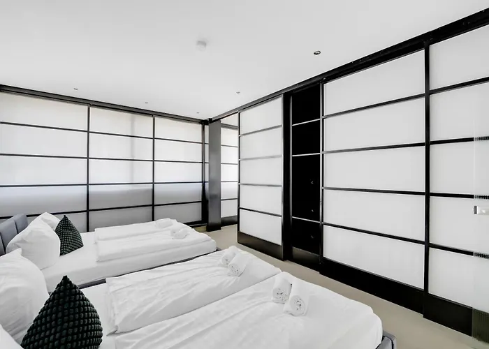 Penthouse 232qm, 12 Personen, Whirlpool, Terrasse, Parkplatz 25min Bis Duesseldorf Messe Lägenhet Mönchengladbach