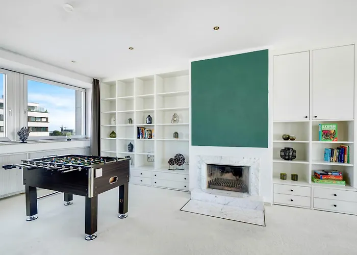 Penthouse 232qm, 12 Personen, Whirlpool, Terrasse, Parkplatz 25min Bis Duesseldorf Messe *