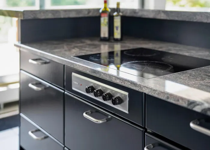 Penthouse 232qm, 12 Personen, Whirlpool, Terrasse, Parkplatz 25min Bis Duesseldorf Messe Mönchengladbach