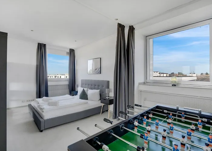 Penthouse 232qm, 12 Personen, Whirlpool, Terrasse, Parkplatz 25min Bis Duesseldorf Messe