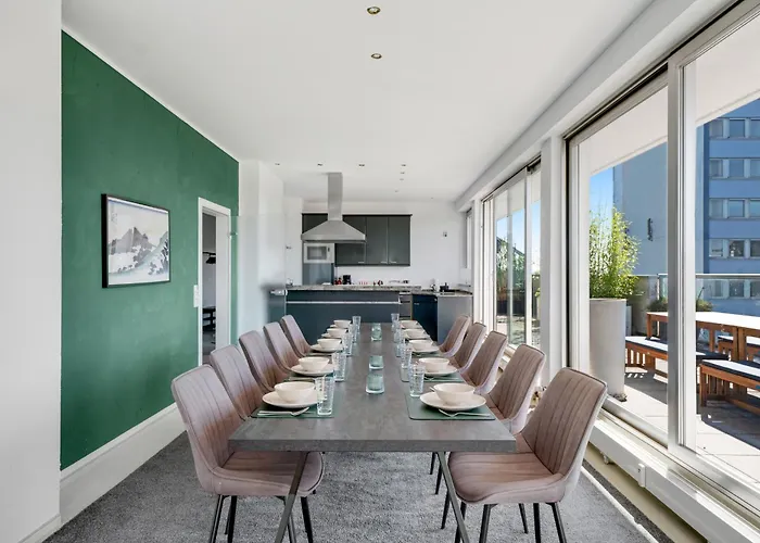 Penthouse 232qm, 12 Personen, Whirlpool, Terrasse, Parkplatz 25min Bis Duesseldorf Messe *