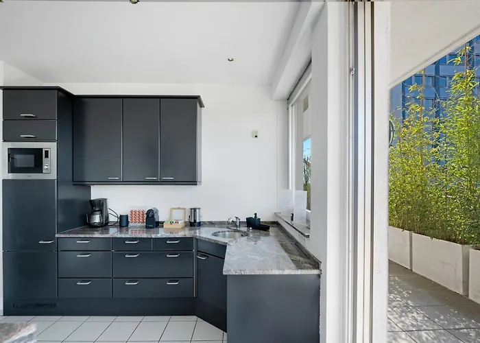 Penthouse 232qm, 12 Personen, Whirlpool, Terrasse, Parkplatz 25min Bis Duesseldorf Messe